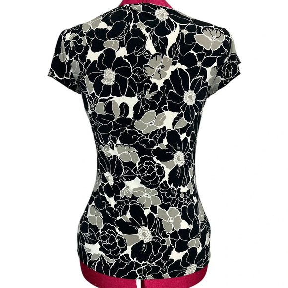 Jacob body hugging black/tan split cap-sleeve top front crossover at the bust - Picture 3 of 6